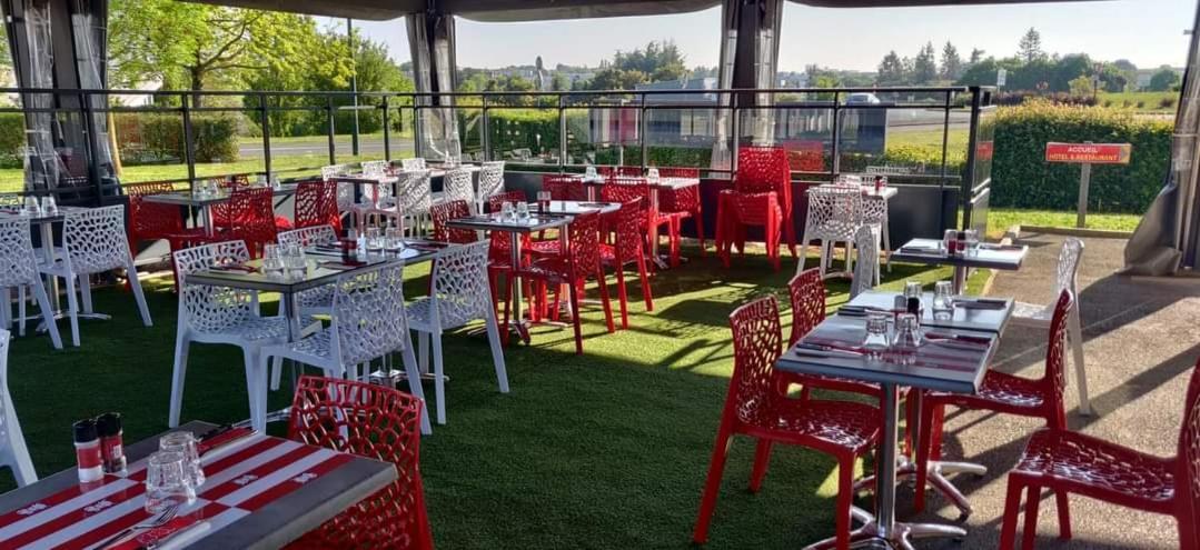 Contact Hotel Fontenay Le Comte Экстерьер фото
